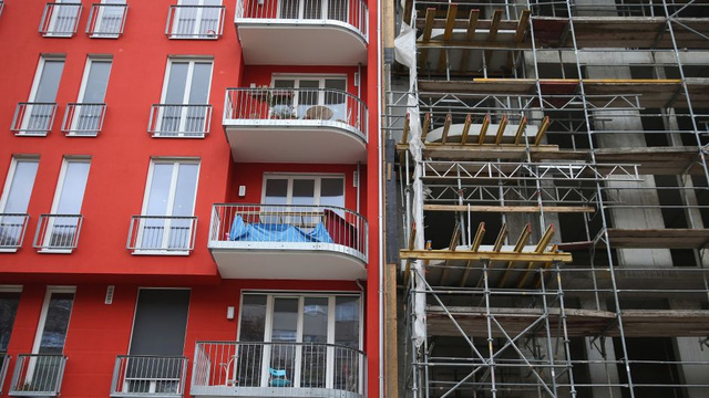 Nhà cho thuê đang được xây mới ở thủ đô Berlin, Đức. Ảnh: Getty