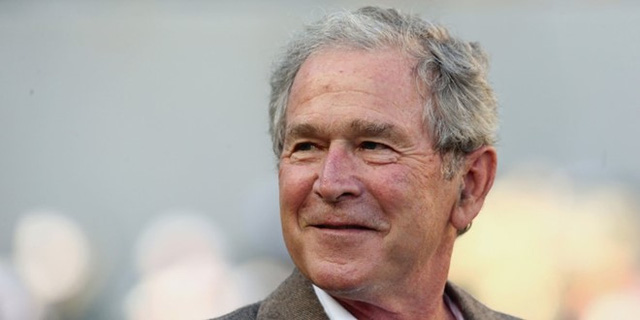 Sau khi tốt nghiệp Đại học Harvard với tấm bằng MBA, George W.Bush, tổng thống thứ 43 của Mỹ, từng làm việc trong một công ty dầu khí với vai trò tìm kiếm địa điểm tiềm năng để khoan dầu. Ảnh: Getty.