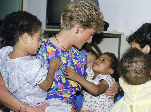 10 điều tuyệt vời mà Công nương Diana làm cho con cái đã truyền cảm hứng mạnh mẽ cho những bà mẹ của thời nay - Ảnh 10.