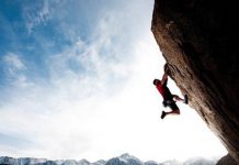 Tất cả mọi người đều nợ bản thân một cuộc sống tốt đẹp nhưng liệu bạn có dũng cảm vượt qua vùng an toàn để thay đổi bản thân không?